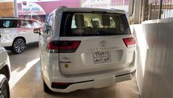 تۆیۆتا لاند کروزەر